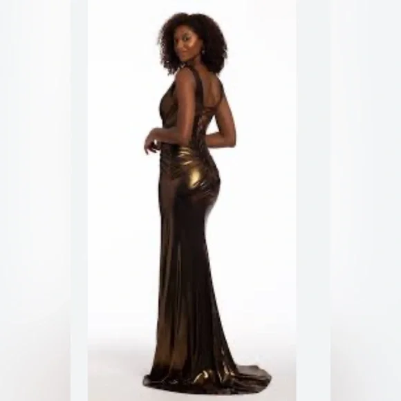 Camille La Vie Dresses Camille La Vie Plunging Metallic Foil